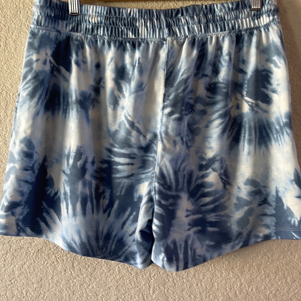 Shorts - Picture 2 of 2
